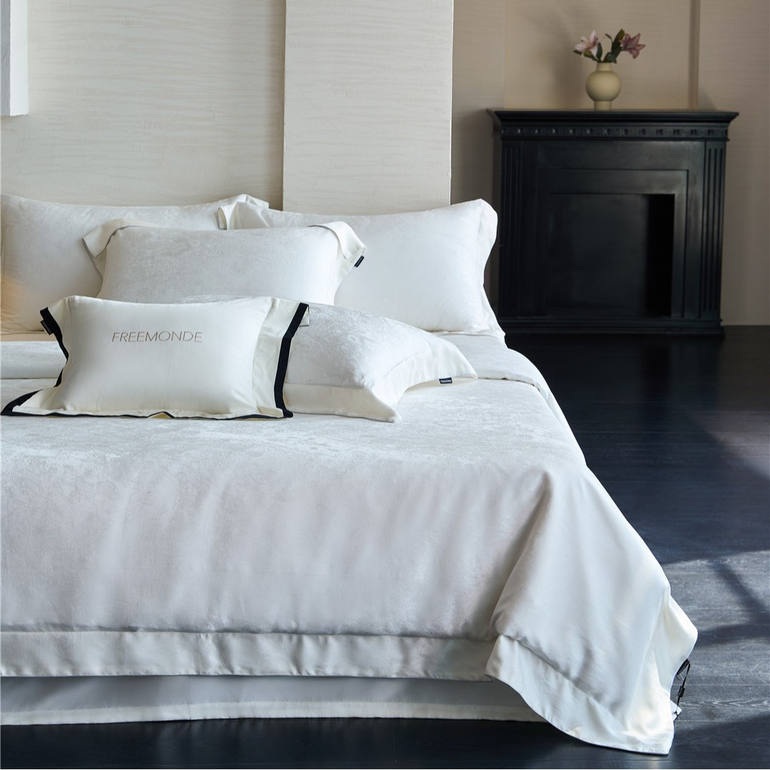 Italian light luxury style high-end custom-made silk smooth nude feel bedding, Austrian LF Lanser Lyocell Tencel four-piece set details Picture