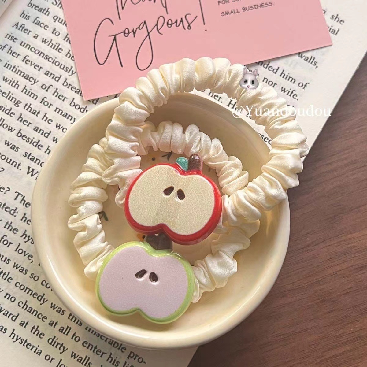 Cute and fun apple distribution ring hair accessories, student side bangs clips, funny hair clips, duckbill clips, hair accessories and headwear Specification image