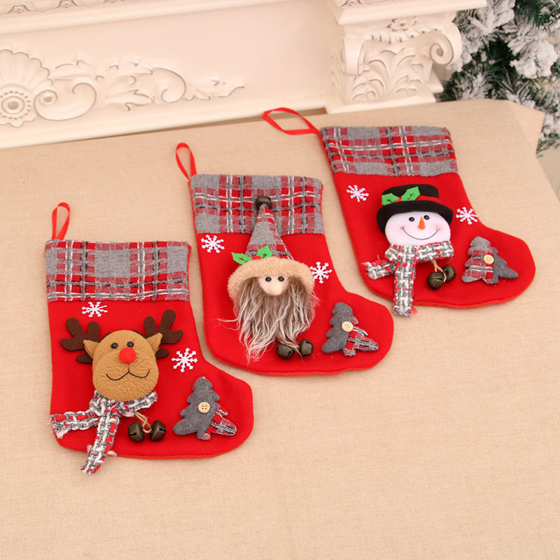 Cheung Chau Christmas New Medium Three-Dimensional Christmas Stocking Gift Bag Flannel Gingham Stocking With Bell Christmas Decorations Specification drawing