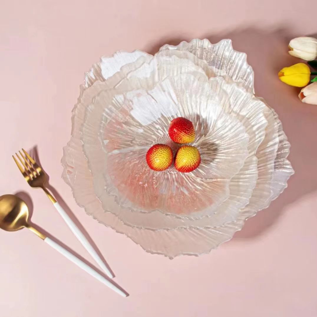 Luxurious Nordic pearlescent fruit plate, home crystal glass candy plate, salad bowl three-piece set, large capacity flower plate Application Scenario