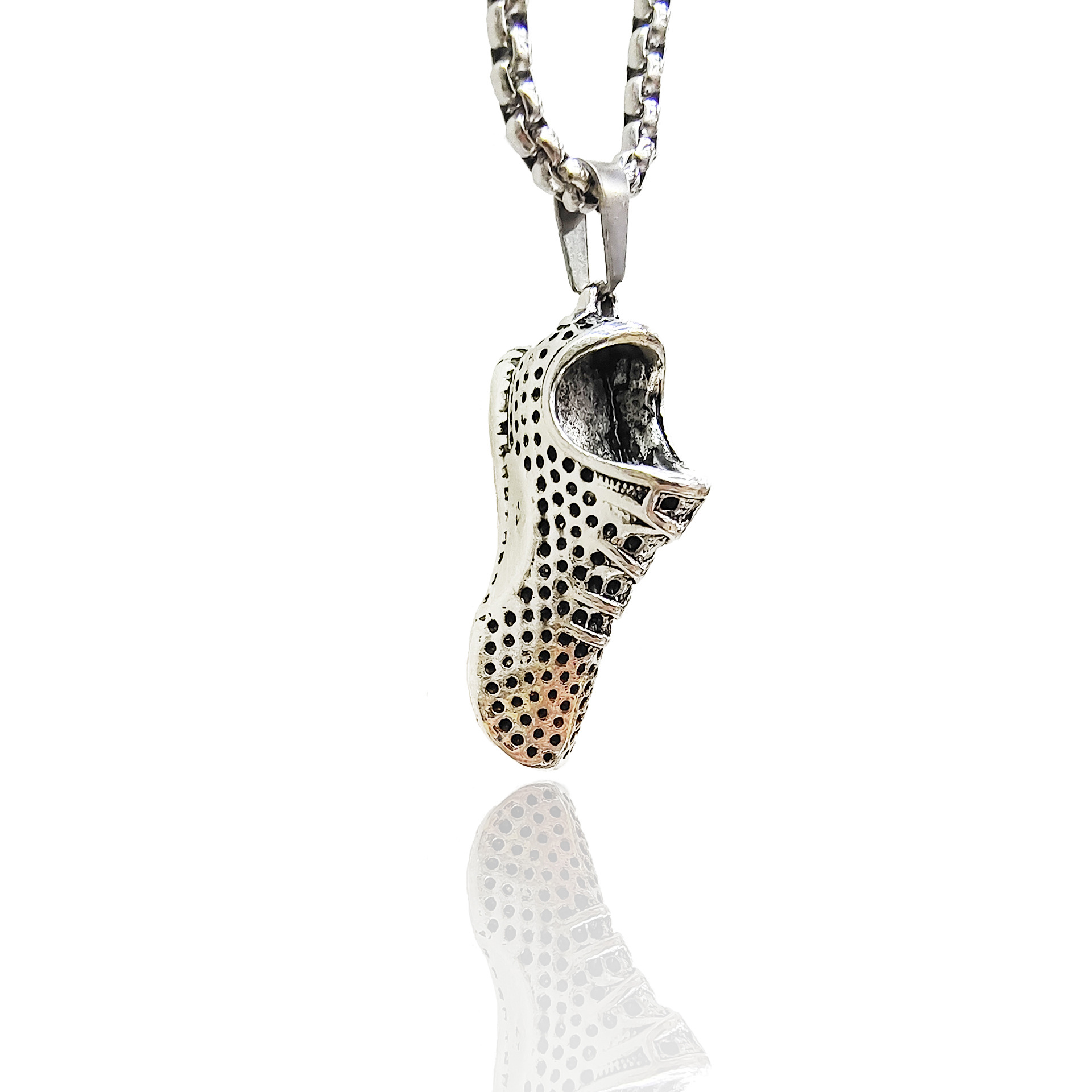 Net Red Men's Necklace European And American Shoe Necklace Sweater Chain Stainless Steel Necklace Shoe Pendant Wholesale details Picture