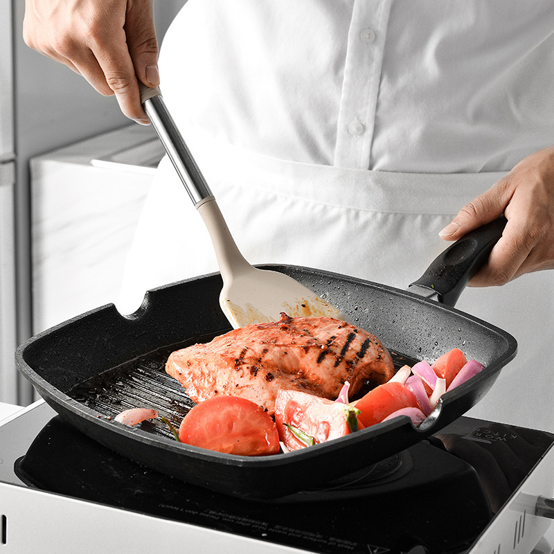 New cross-border stainless steel tube handle silicone kitchenware 13-piece set, non-stick cooking pan spatula and spoon kitchen tool set Application Scenario