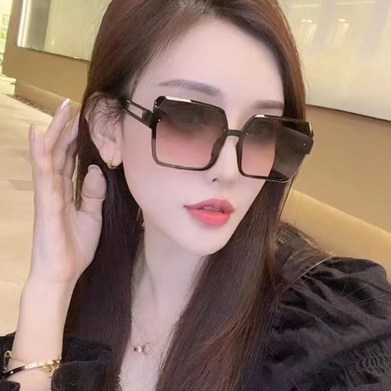 太阳镜批发UV400防紫外线墨镜 感大框墨镜女镂空腿潮太阳眼镜
