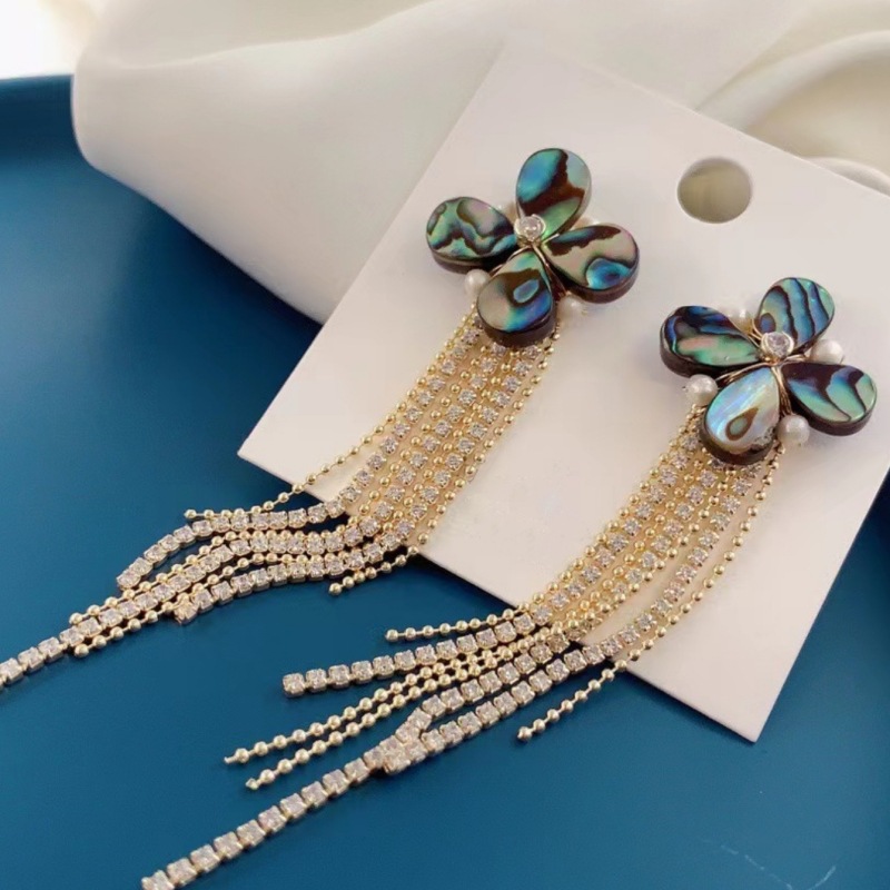 Ed082012 Light Luxury Abalone Shell Pearl Fringe Earrings Senior Sense Earrings Retro New Flower Long Fringe Application Scenario