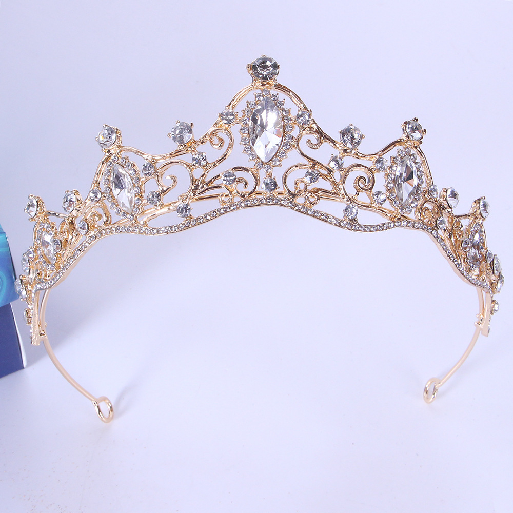 Cross-border best-selling bride headbands, crown wedding accessories, headwear, hair clips, birthday party wear, hot-selling crown hair bands Application Scenario