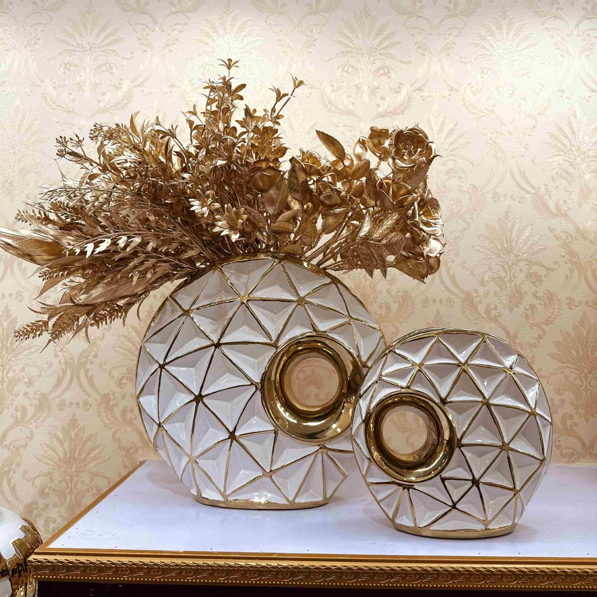 Factory direct European electroplating golden ceramic vase model room Hotel living room light luxury handicrafts decoration Golden castle vase details Picture