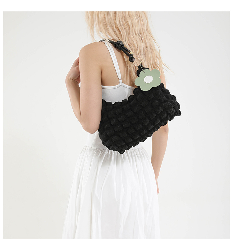 时尚云朵腋下包女珍珠褶皱设计感包包潮流百搭清新气质女士单肩包详情40