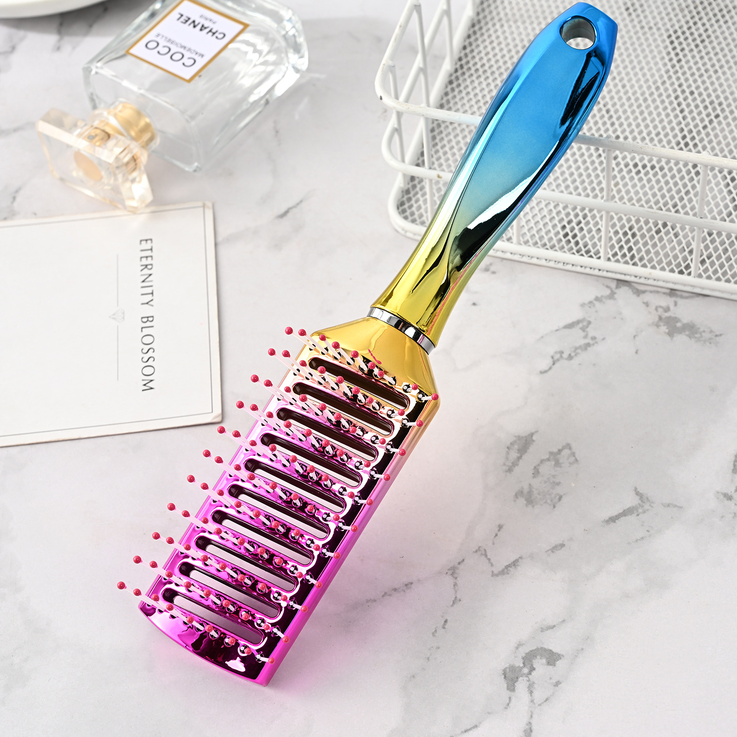 Hair Air Cushion Hair Leather Massage Comb Set Anti-Static Hair Airbag Plastic Curling Comb Gradient Change Comb Application Scenario