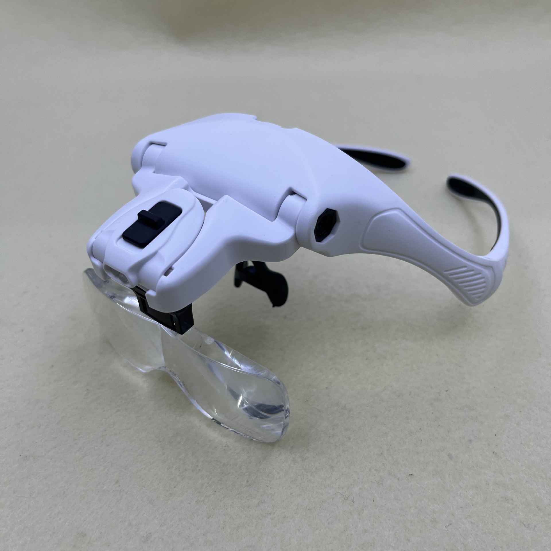 Wholesale of 9892B2 improved new eyeglass-style head-mounted LED lamp elderly gift reading with light and eye-protecting magnifying glass Specification image
