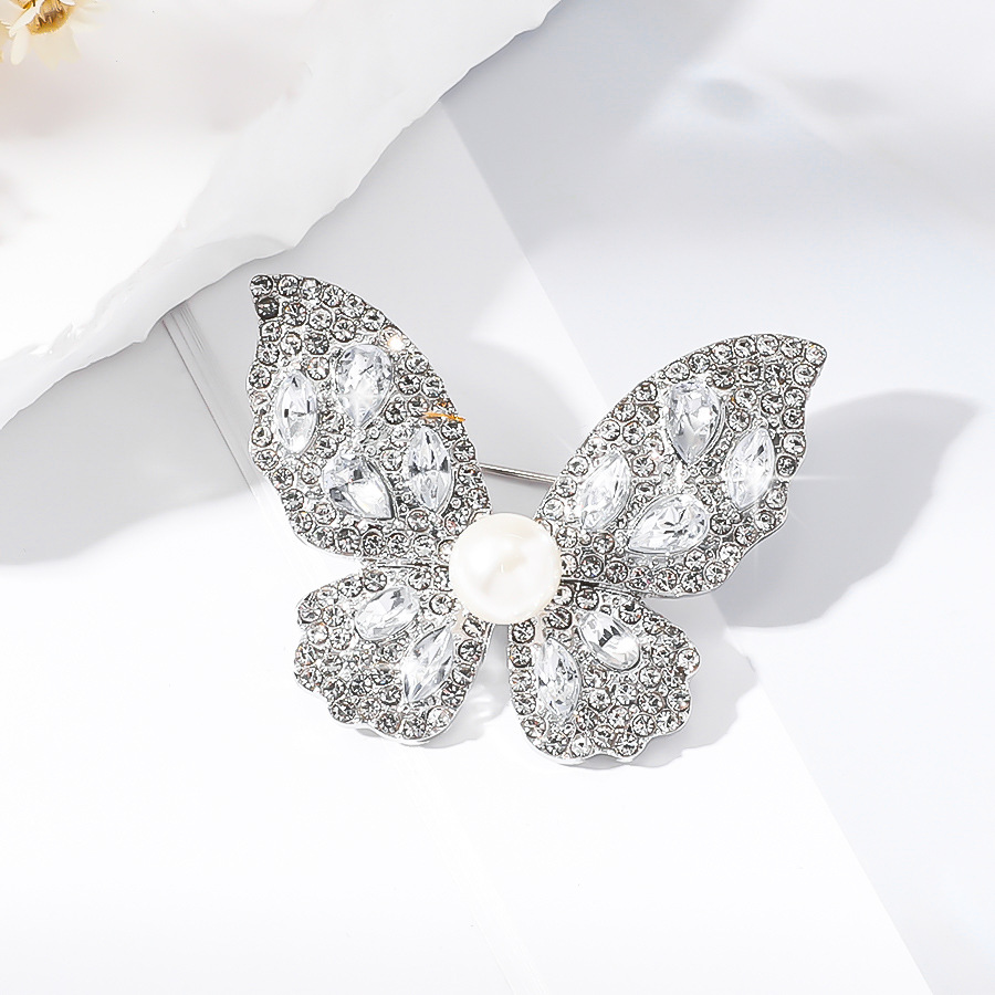 Luxury Atmospheric Corsage Delicate Diamond Crystal Butterfly Brooch Women Pearl Accessories Dress Insect Pin Women Specification drawing