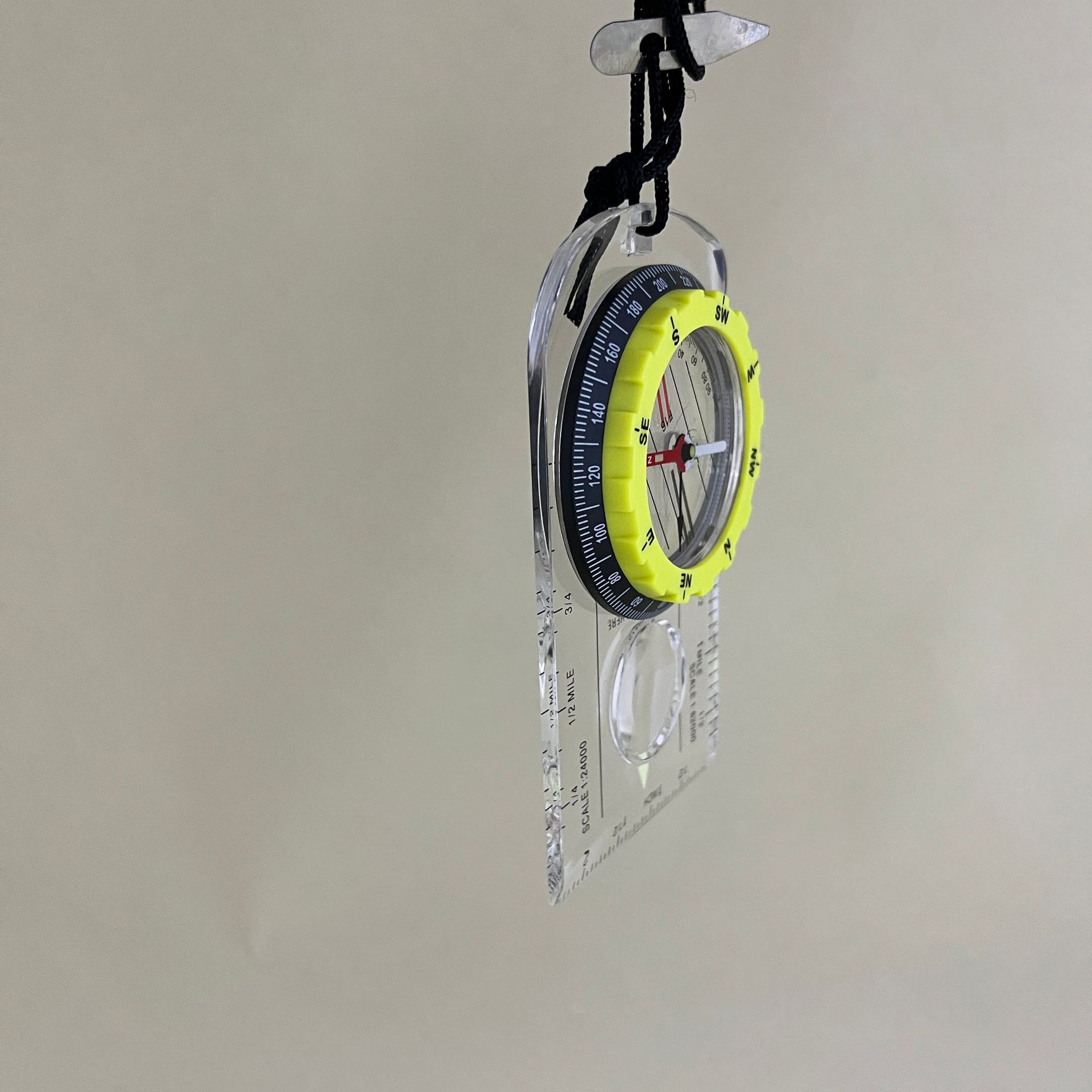Outdoor map compass with magnifying glass scale lanyard slope meter compass gift manufacturer direct supply Specification image