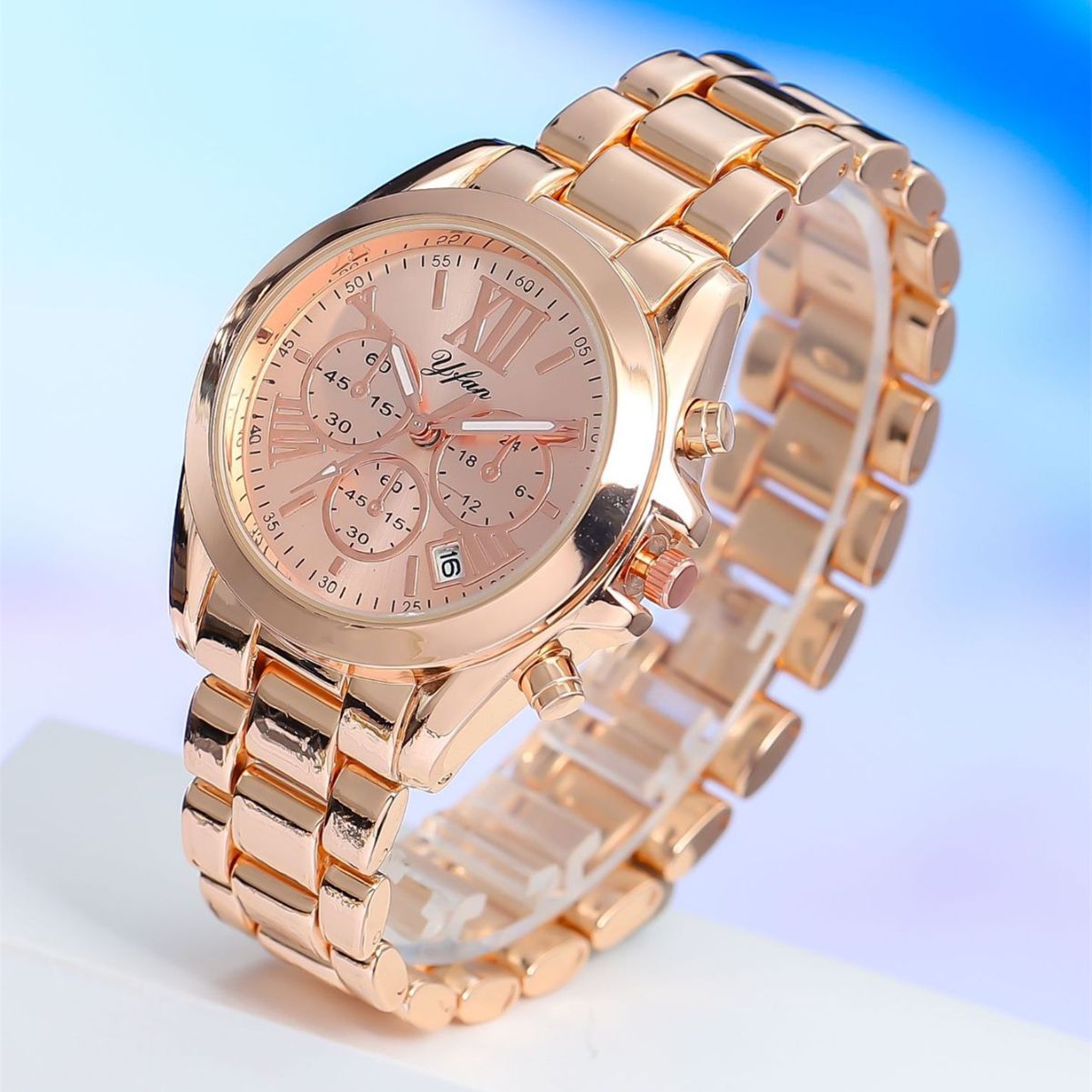 New fashionable steel band couple watch, business band calendar, simple three-eye design, waterproof gift quartz watch Specification image