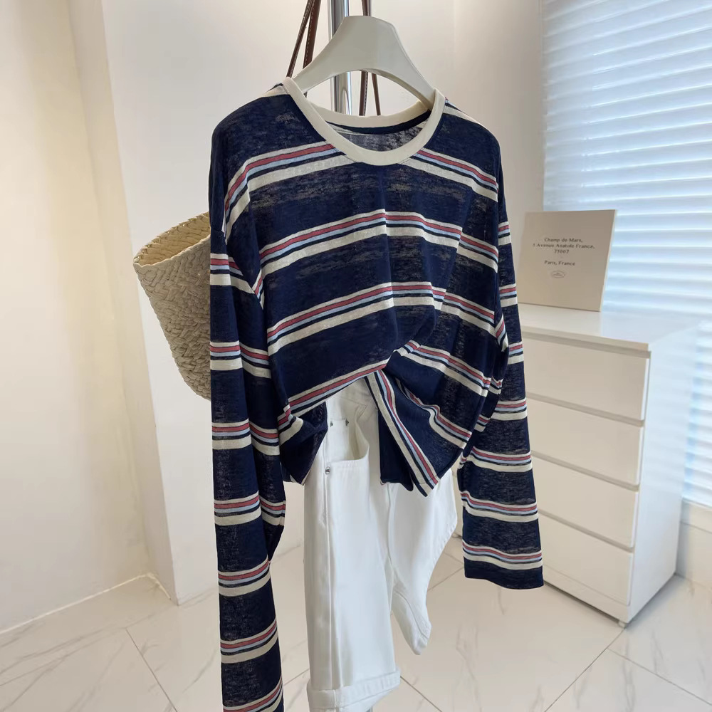 Laid-back vibe ~ A retro whitening color-blocking striped sun-protective shirt for women! A loose and slimming casual long-sleeved T-shirt with a summer drape Application Scenario