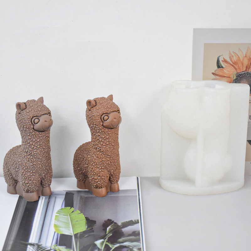 New cute little animal simulation alpaca silicone mold DIY aromatherapy candle plaster display mold Specification image