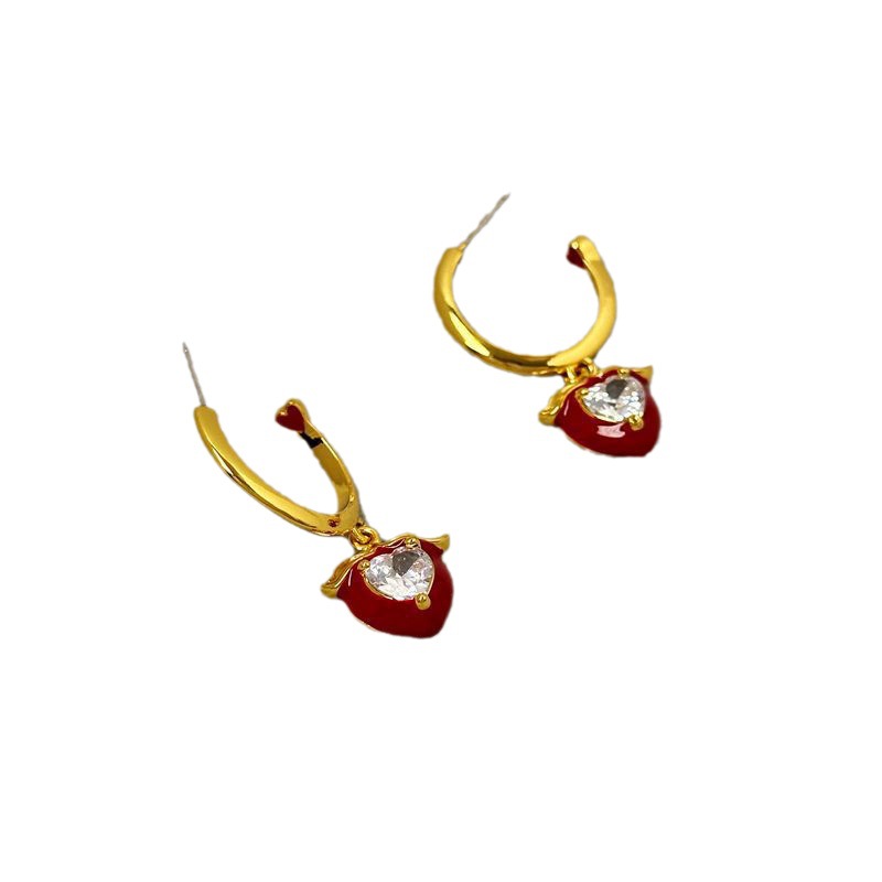 South Korea Advanced New Fashion Light Luxury Style C-Word Earrings Red Love Earrings Inlaid With Pick Stone Temperament Female Earrings Item Picture