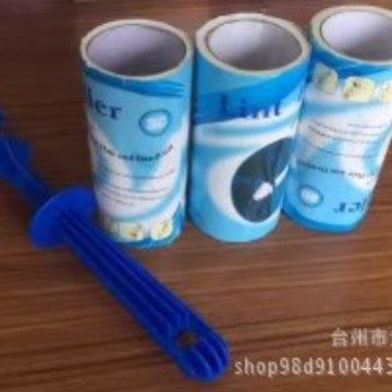 Home roller lint remover dust removal paper, portable tear-off clothes lint remover paper, dust removal clothes lint remover roll paper Application Scenario