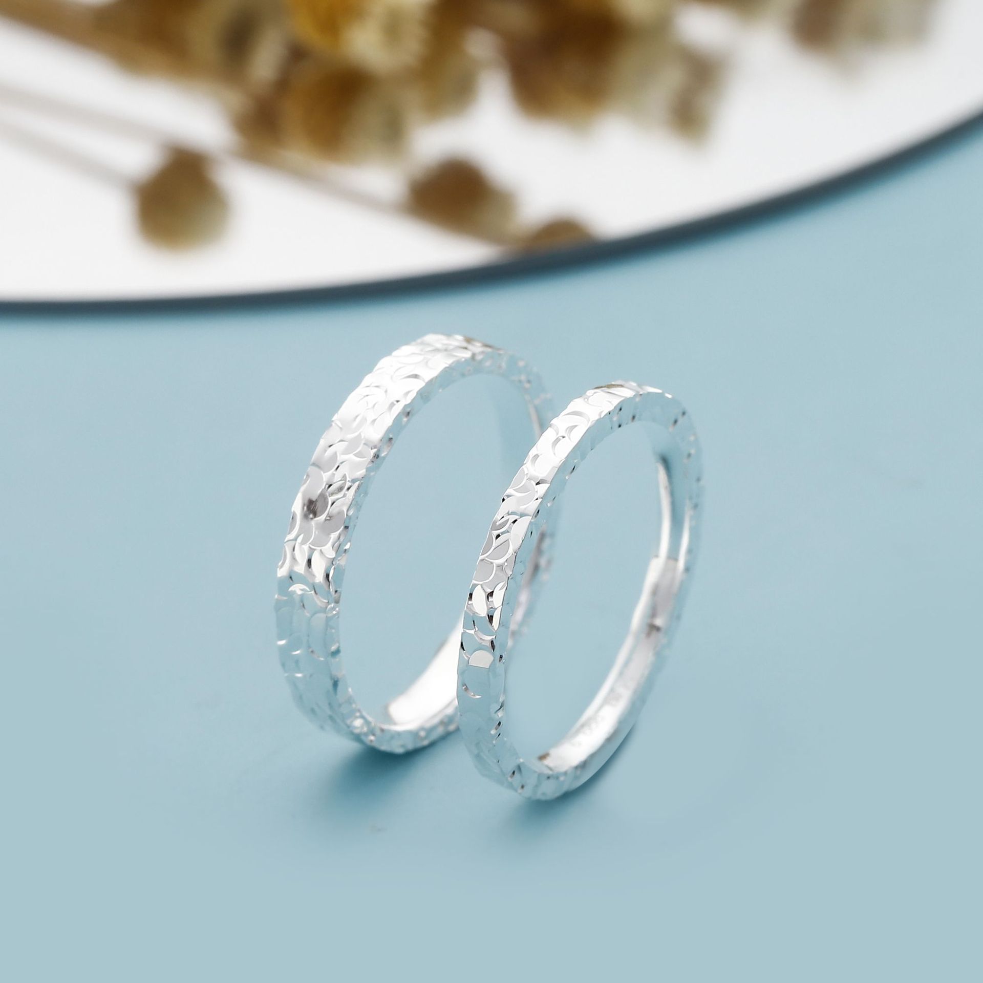 Pure silver 9999 three-sided broken ice narrow version closed ring, women's light luxury high-end silver ring, pure silver ring gift Application Scenario