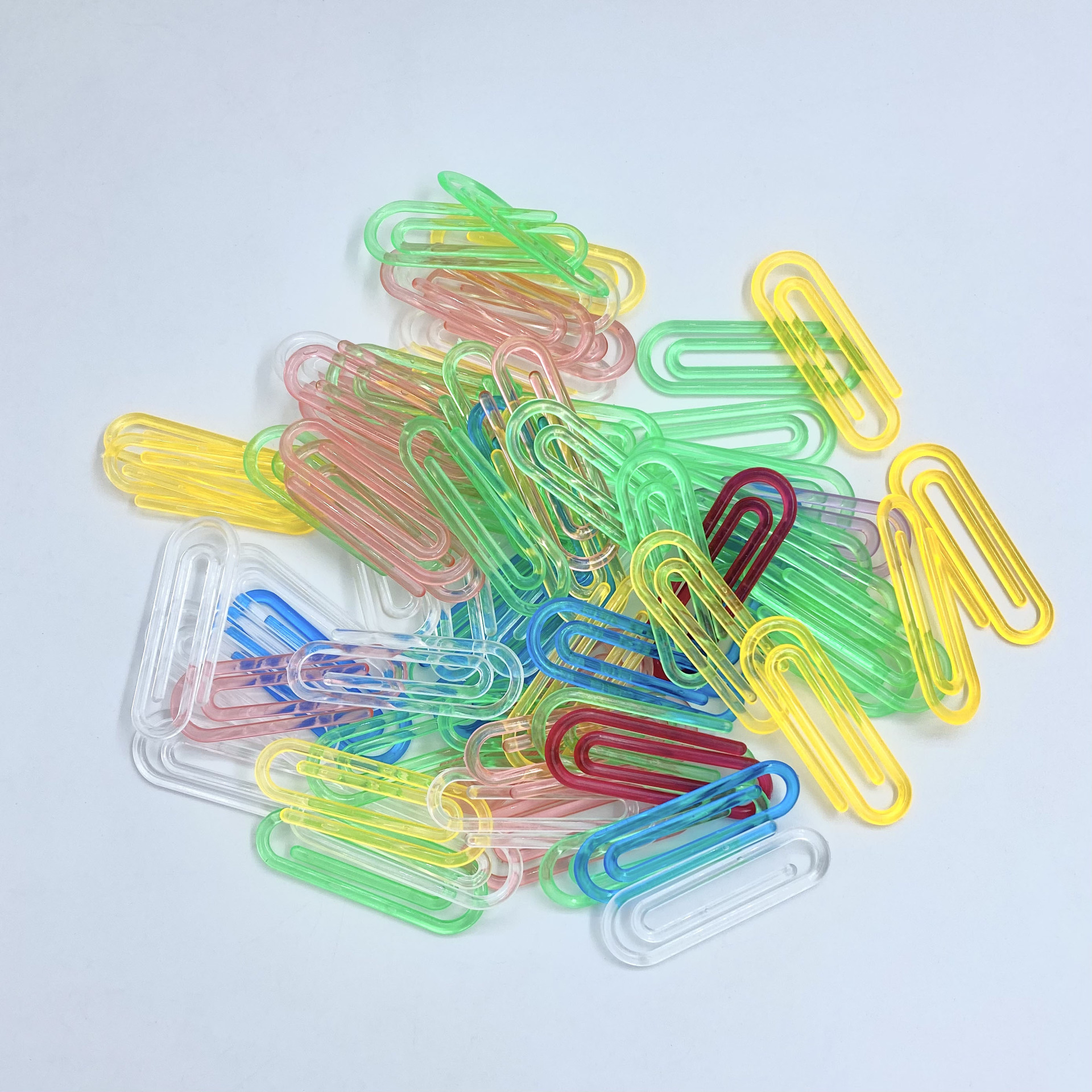 Transparent colored paper clips, creative serpentine paper clips, plastic paper clips, ticket holders, test paper holders, office and study supplies details Picture