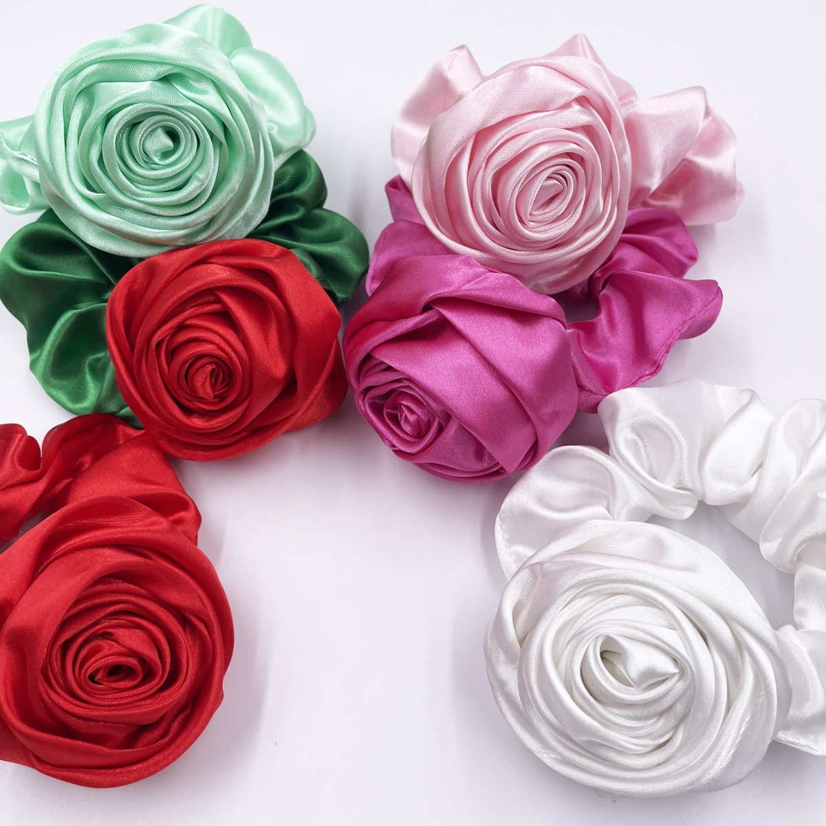Exclusive Qiwei Accessories Cross-border New style Pure handcrafted three-dimensional rose flower satin dopamine color fashionable and trendy hair band with high elasticity details Picture