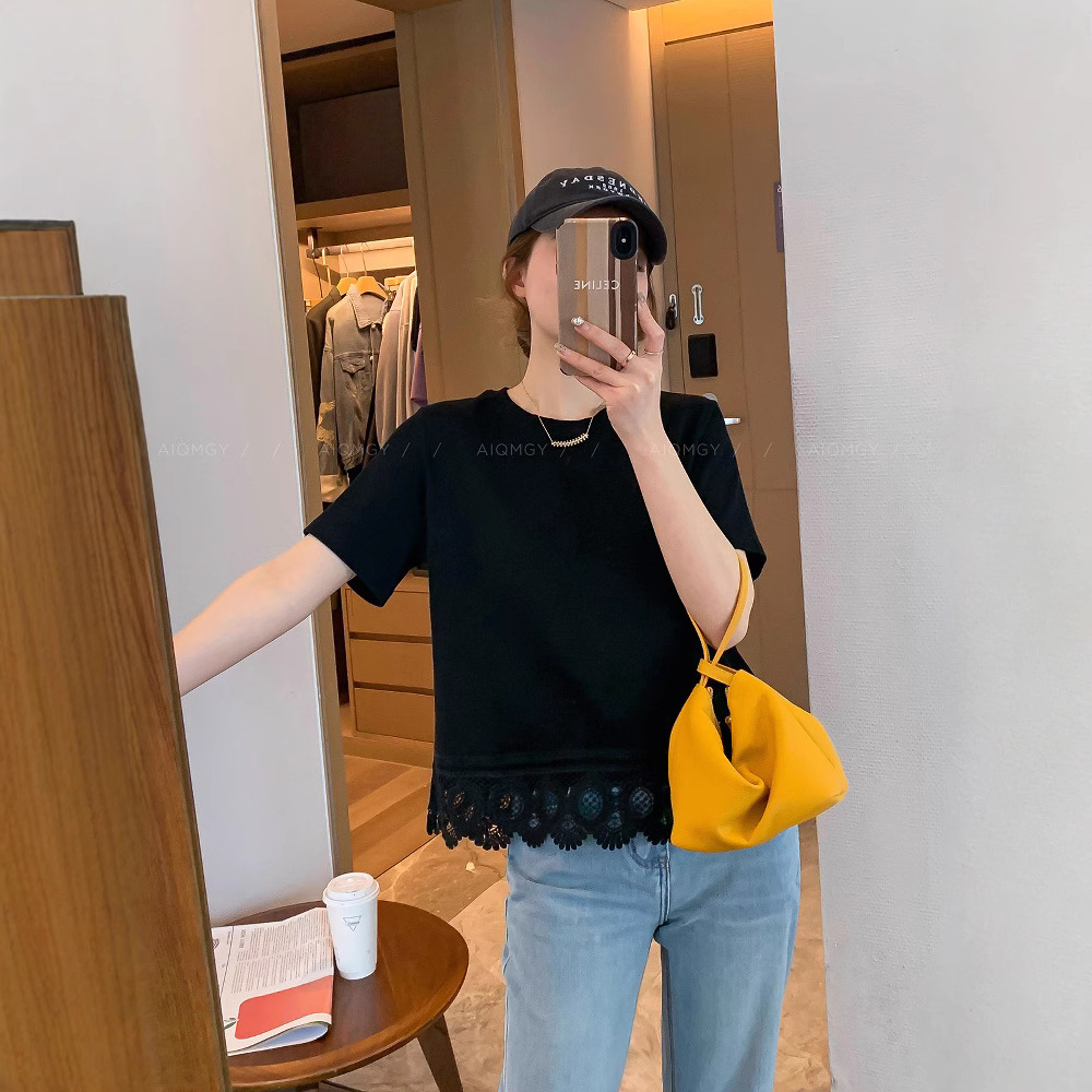 A new loose top for women in the summer of 2025, featuring a white round-neck short-sleeved lace trim patchwork T-shirt Specification image