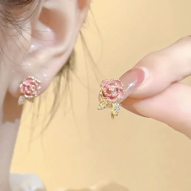 Camellia mosquito repellent coil ear clip, no ear holes, new stylish and versatile earrings, butterfly flower sweet and small earrings Specification image