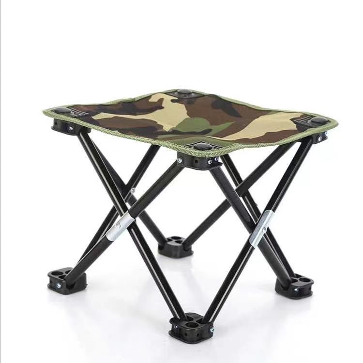 Folding stools for outdoor portable living, camping, fishing, art sketching, beach stools, camping, fishing, small stools wholesale Application Scenario