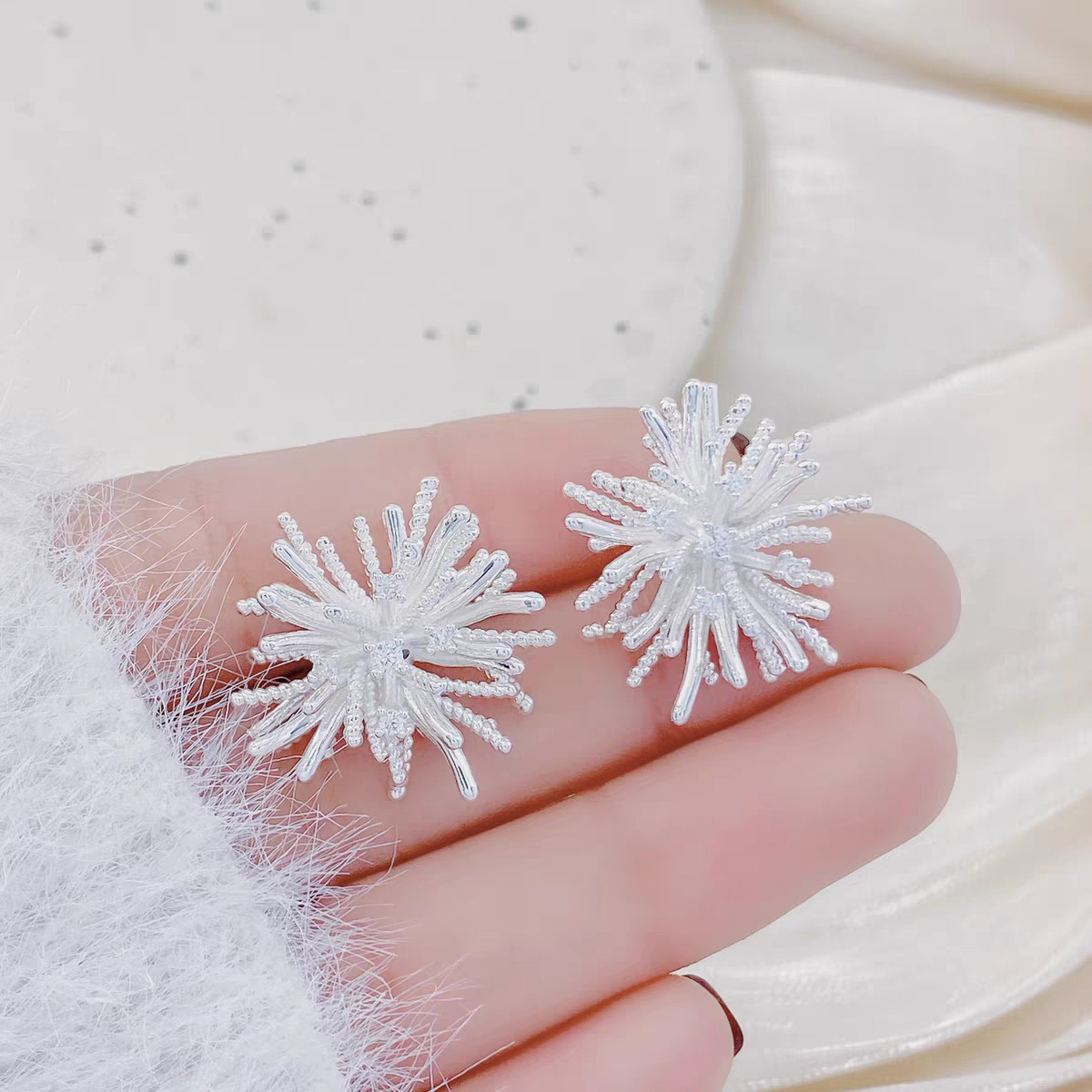 超仙设计感雪花绽放金属烟花复古气质款耳钉小众设计氛围感耳环女