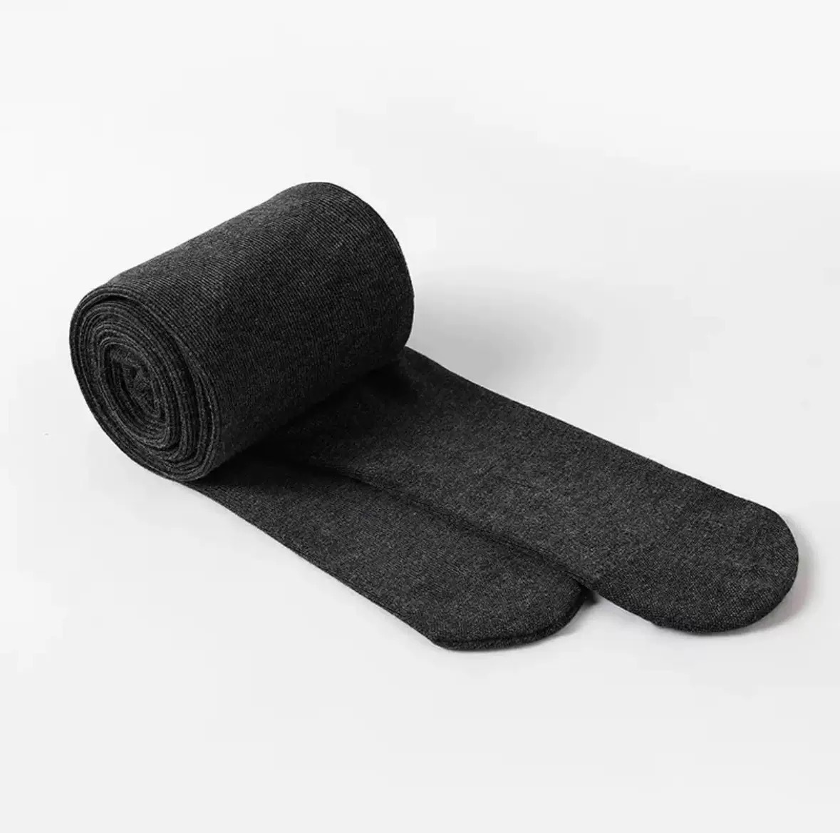 Sock stall, one-piece consignment. Vertical striped pantyhose for women to wear outside in black for spring and autumn, slightly slimming. Grey cotton leggings that won't fall off in autumn and winter, one-piece consignment Item Picture