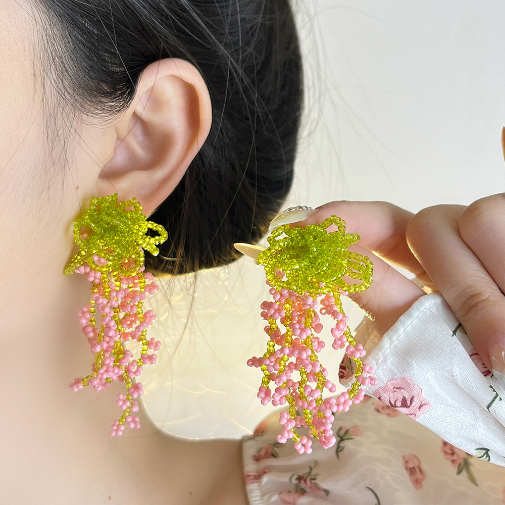 "Spring Field in Full Bloom" Spring and Summer beaded, niche style, high-end accessories, tassel vacation ear clips, face-enhancing small earrings for women Specification image