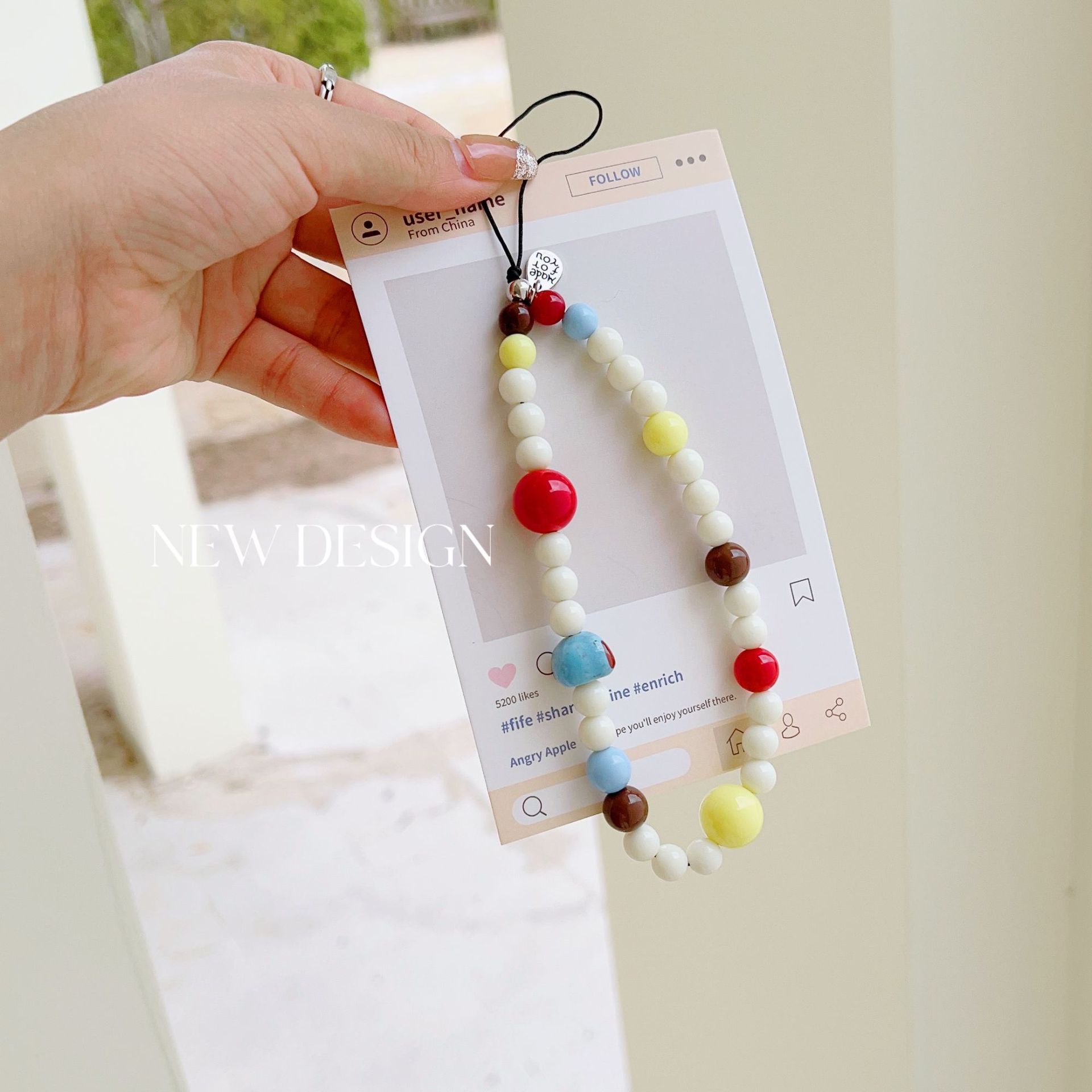 ins niche macaron beaded colorful short lanyard, keychain, bag pendant, portable phone short lanyard Application Scenario