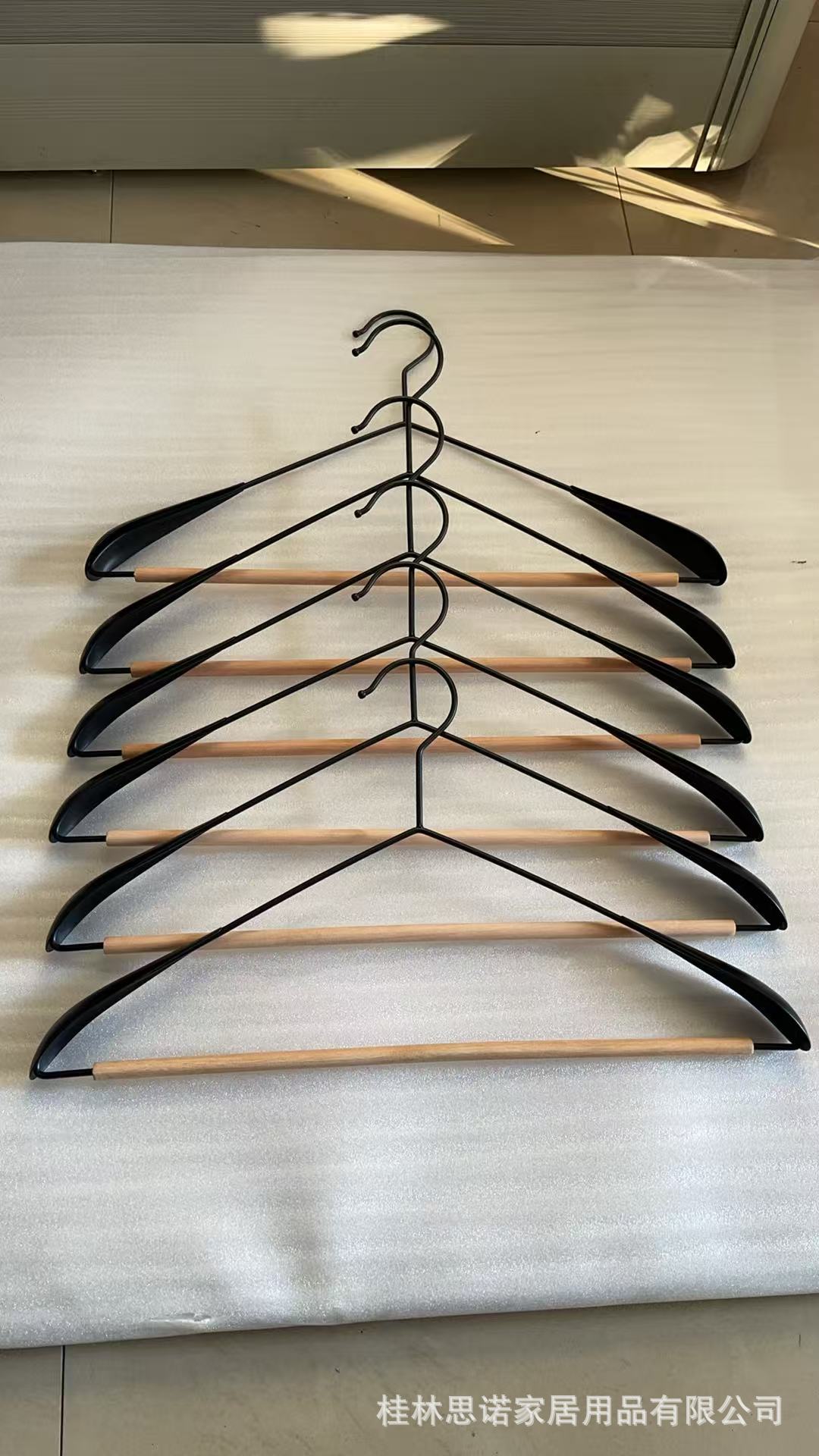 原木铁艺衣架ins风裤架金属宽肩防滑无痕衣架服装店家用酒店专用详情8