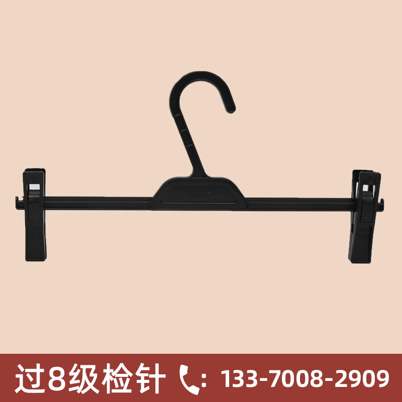 Anti-slip plastic trouser racks, trouser clips, clothing store trouser racks, traceless trouser clips, coat hangers, skirt clips, sponge block trouser hangers have passed inspection Application Scenario