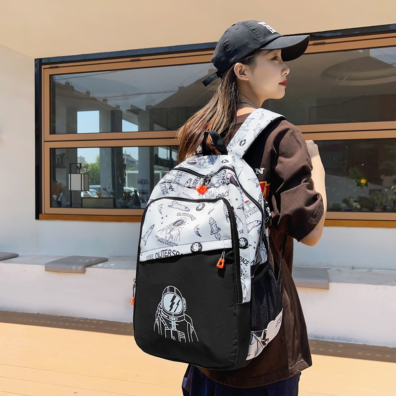 Wholesale of new astronaut backpacks for junior and senior high school students, large-capacity men's trendy computer bags and student backpacks details Picture