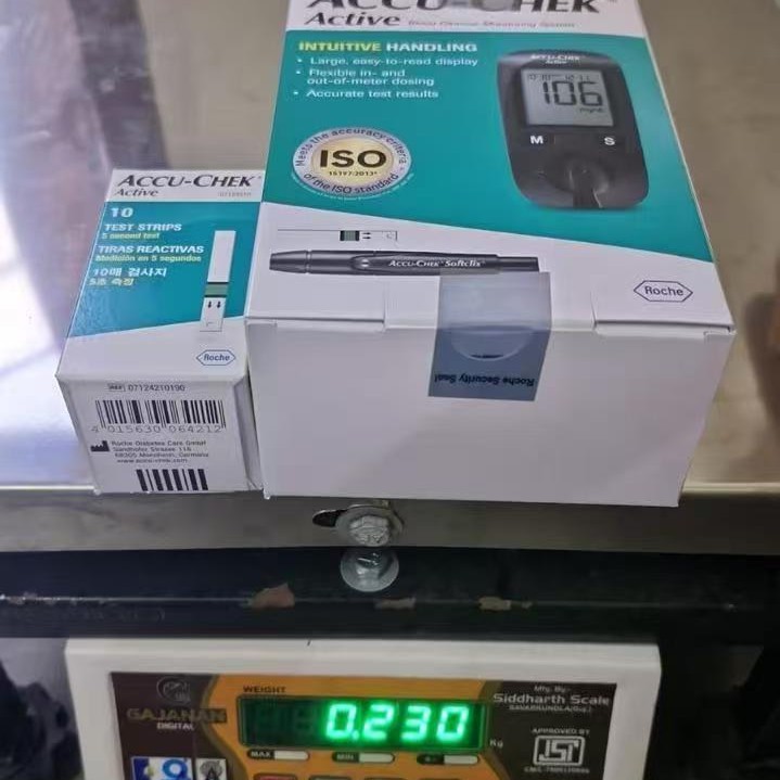 Roche Accu Chek blood glucose test strips for foreign trade, 50-piece package of blood glucose tester test strips Specification image