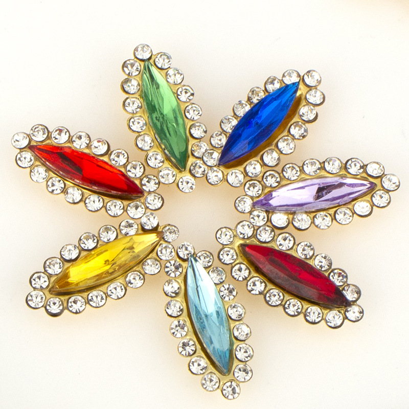 Yiwu accessories 4X15 horse eye sunflower claw diamond acrylic gold base copper claw support DIY clothing, shoes and bags hand-sewn diamond Application Scenario