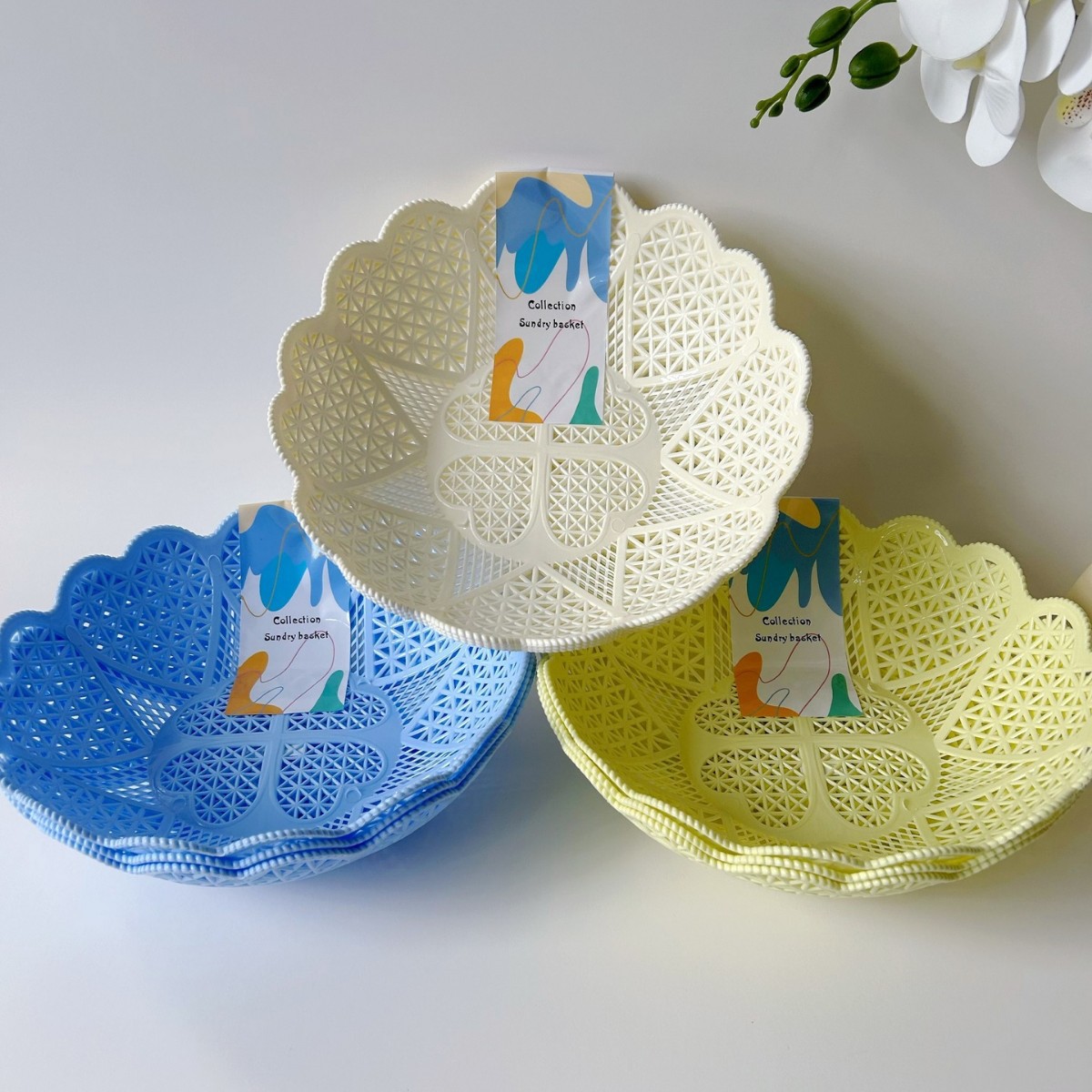 Hollow fruit basket, lace-shaped round fruit and vegetable basket, kitchen plastic vegetable draining sieve, fruit and vegetable storage basket, fruit plate Item Picture