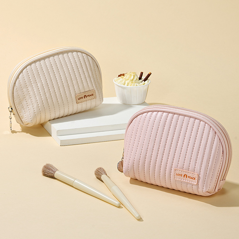 2023 New Half Round Cake Makeup Bag Fresh Fashion Storage Bag Simple Toiletry Bag Portable Travel Large Capacity Specification drawing