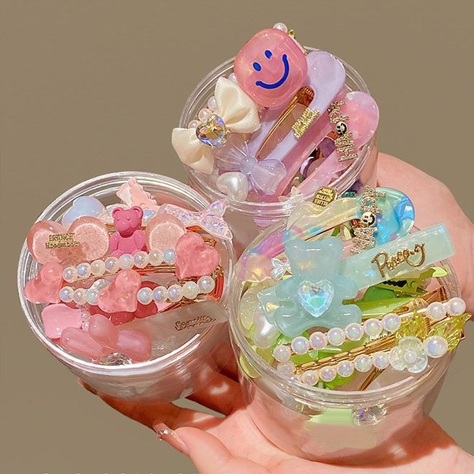 Cool Summer Deluxe Rhindiamond-Pearl Hairpin Small Fresh Edge Hairpin Children's Cartoon Clip Headpiece Application Scenario