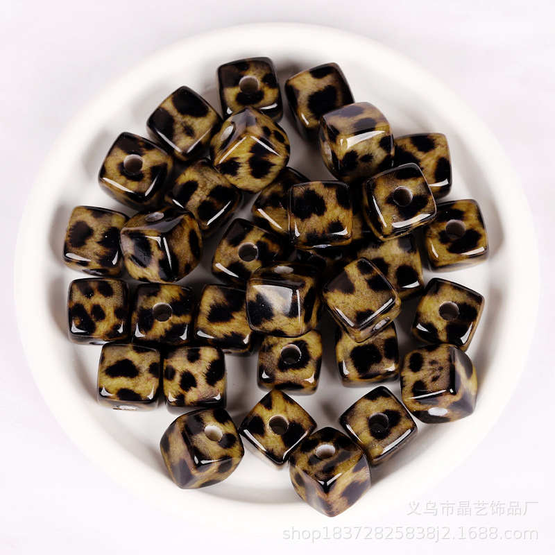 秋冬新款时尚百搭豹纹方块珠子穿孔串珠diy手链皮筋头绳饰品配件