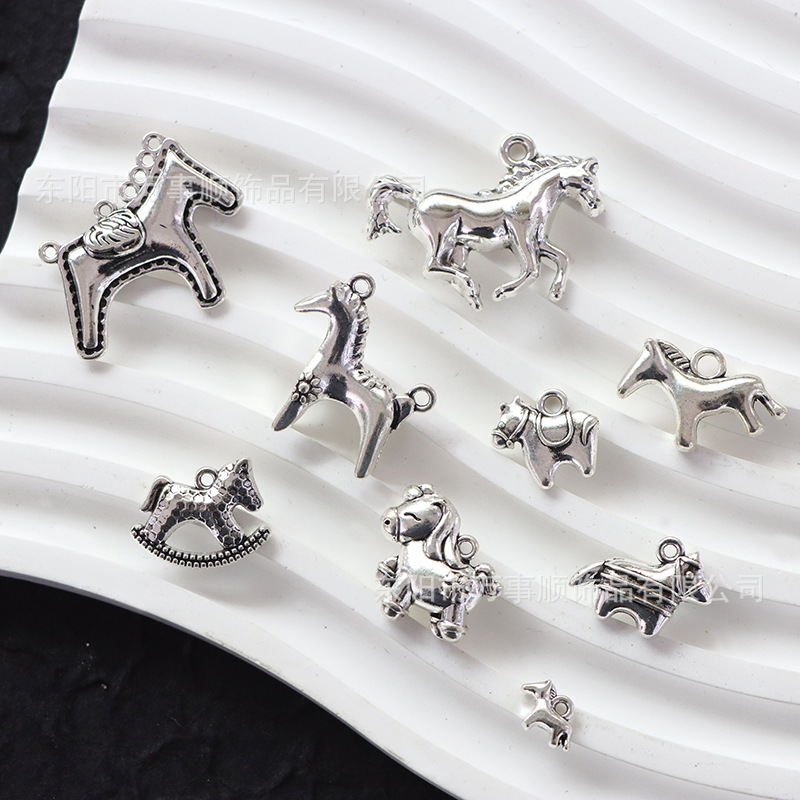 Hot-selling new alloy diy accessories collection, retro horse pendants, necklaces, bracelets, keychains, jewelry and accessories wholesale
