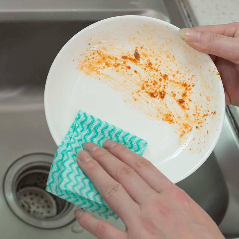 Disposable wet and dry kitchen cloth. PP wood pulp spunlace non-woven fabric is not easy to stick to oil and is a lazy person's rag Application Scenario