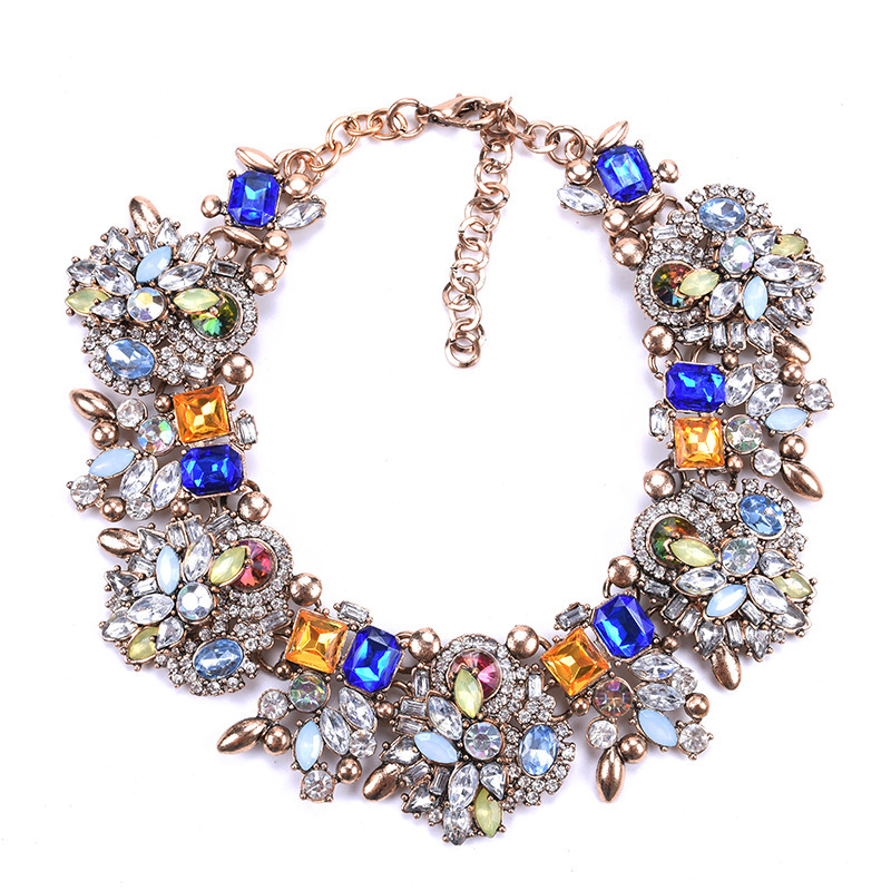 European and American short necklaces, women's fashion accessories, full diamonds, exaggerated floral necklaces, clothing accessories, one-piece consignment Specification image