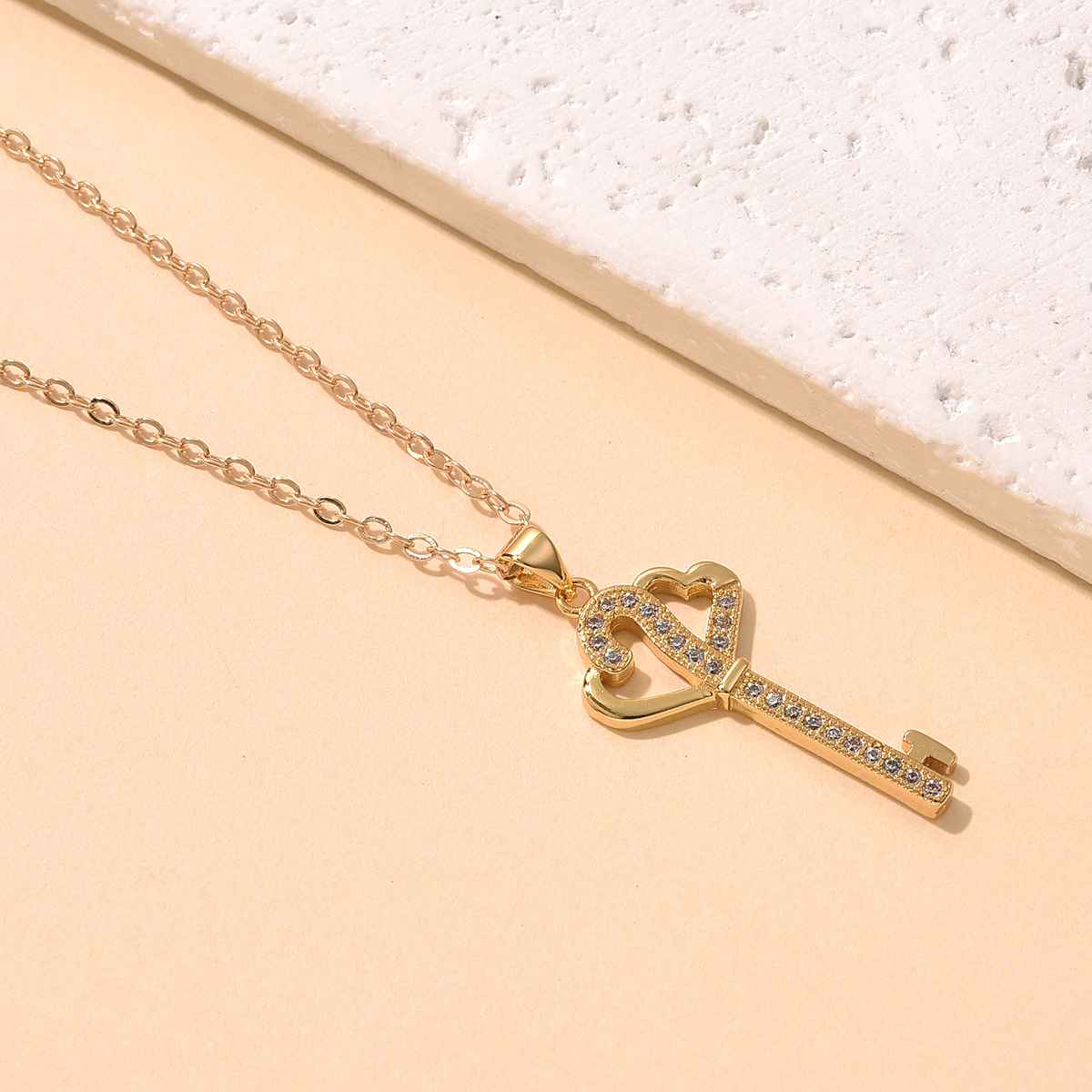 Key pendant necklace with simple and fashionable design, DIY micro-inlay, elegant and light luxury zircon accessory necklace pendant jewelry details Picture