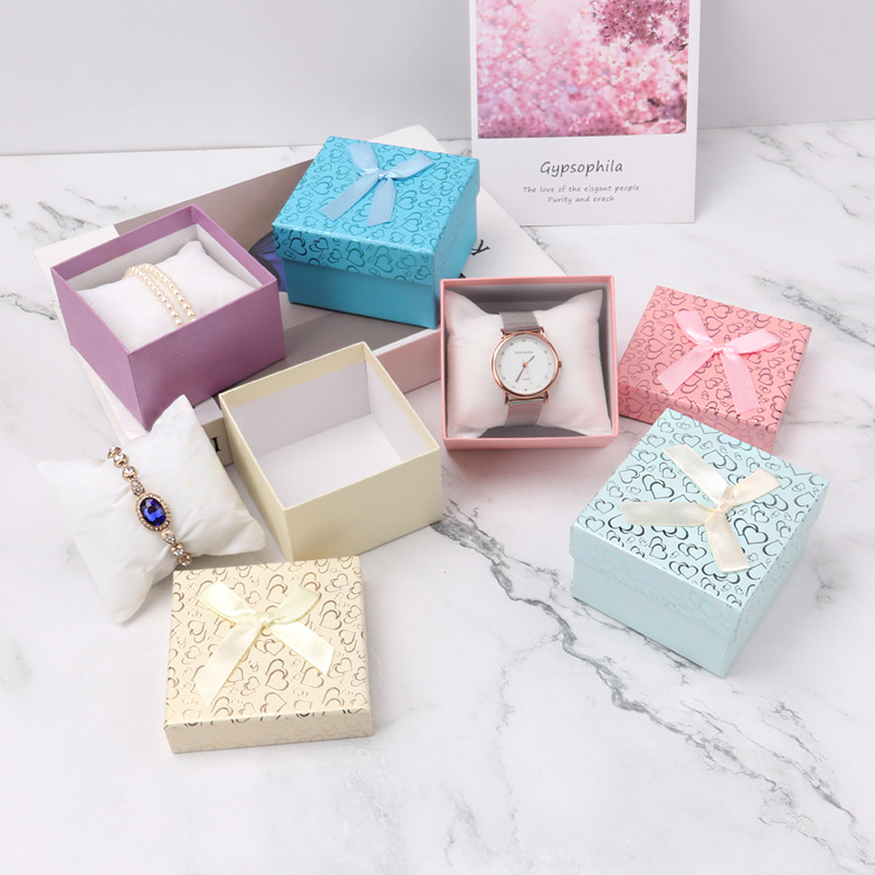 Heaven And Earth Cover Box Bow Heart Print Square Cheap Watch Box Boutique Bracelet Watch Display Box Application Scenario
