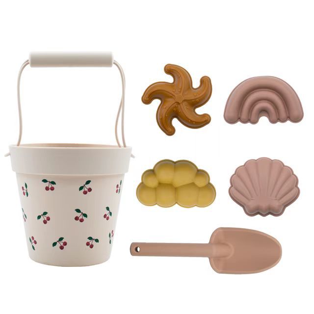 Wholesale silicone beach bucket children's toy sets of 4 and 6 pieces, beach water play, sand shovels, parent-child interactive sand buckets Application Scenario
