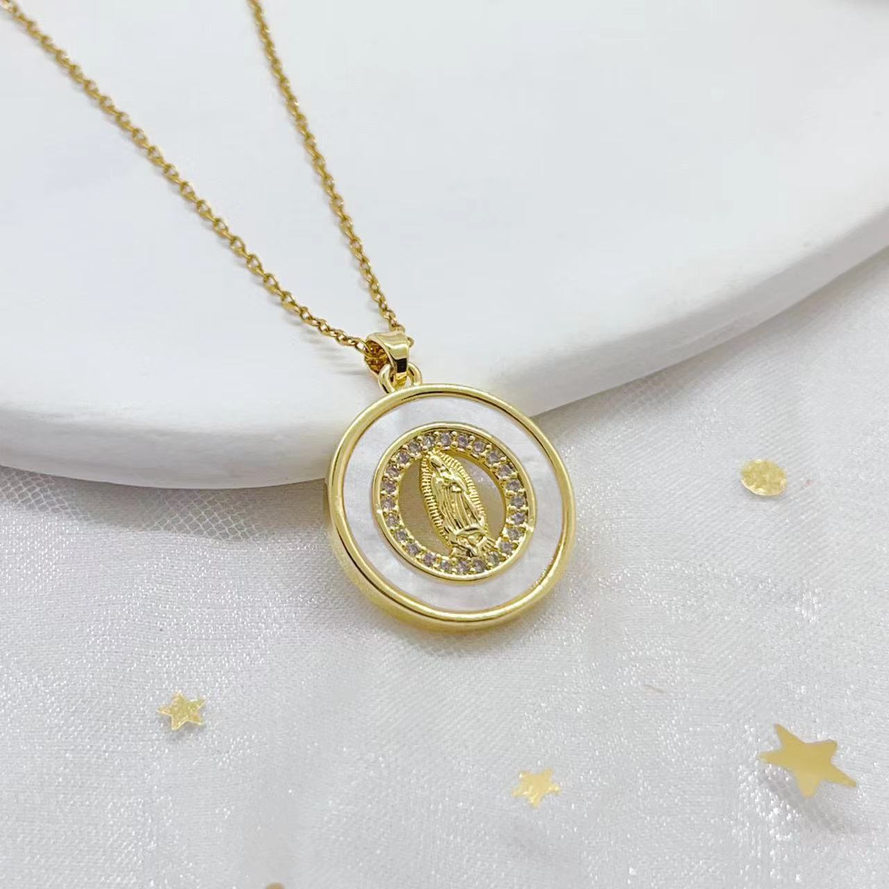 A new cross-border Virgin Mary pendant with copper plating and real gold collarbone chain, a light luxury and fashionable necklace for women Specification image