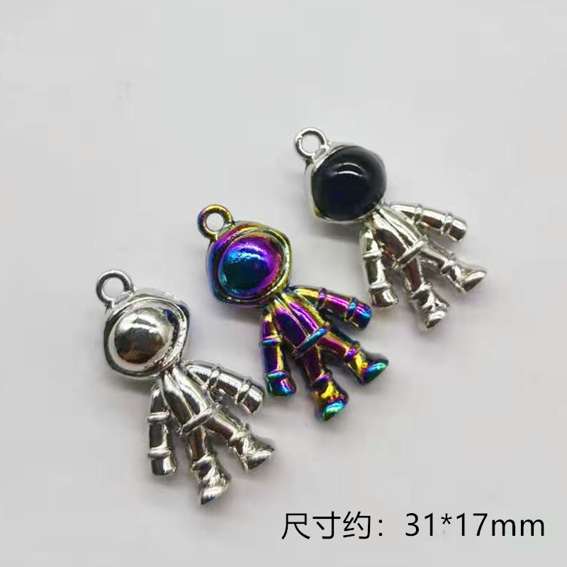 Internet-famous accessories: Colorful astronaut pendant, personalized hip-hop alloy necklace, couple accessories for men and women