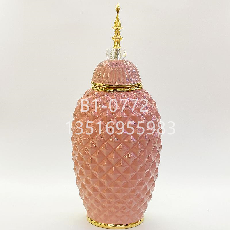 Electroplated ceramic general jars, European-style vase ornaments, gold pink diamond pattern handicrafts, soft decoration ornaments, golden castle vases details Picture