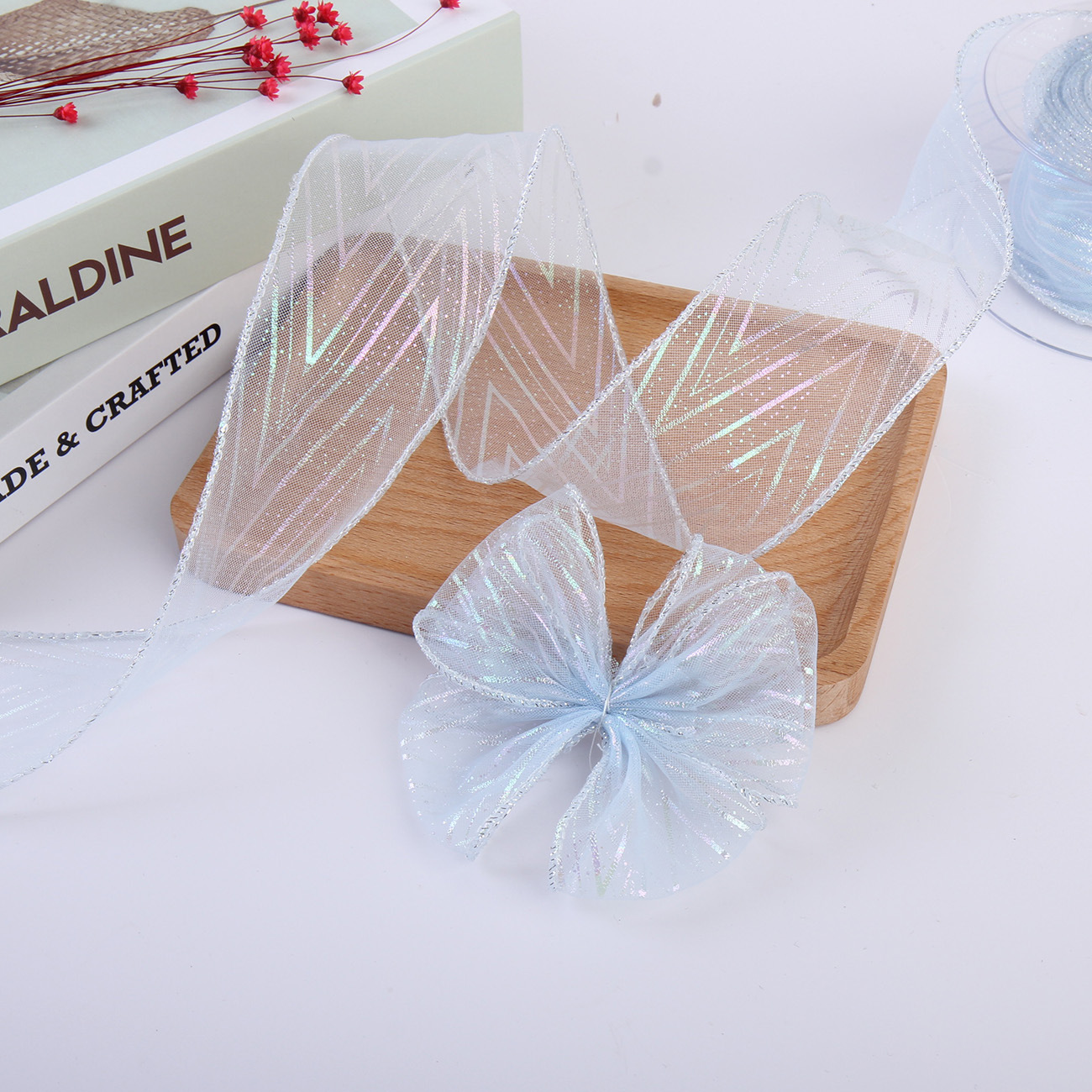 In stock: 5cm iride-colored diamond-shaped mesh, overlock, bow hair accessory, shoe flower accessory, ribbon material, fishtail yarn Specification image