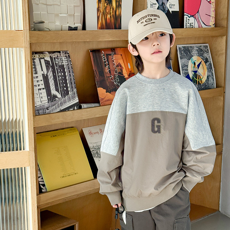 The 2024 new spring and autumn collection of boys' hoodies from Zhongda Tong Children's casual lettered long-sleeved top pullovers for spring
